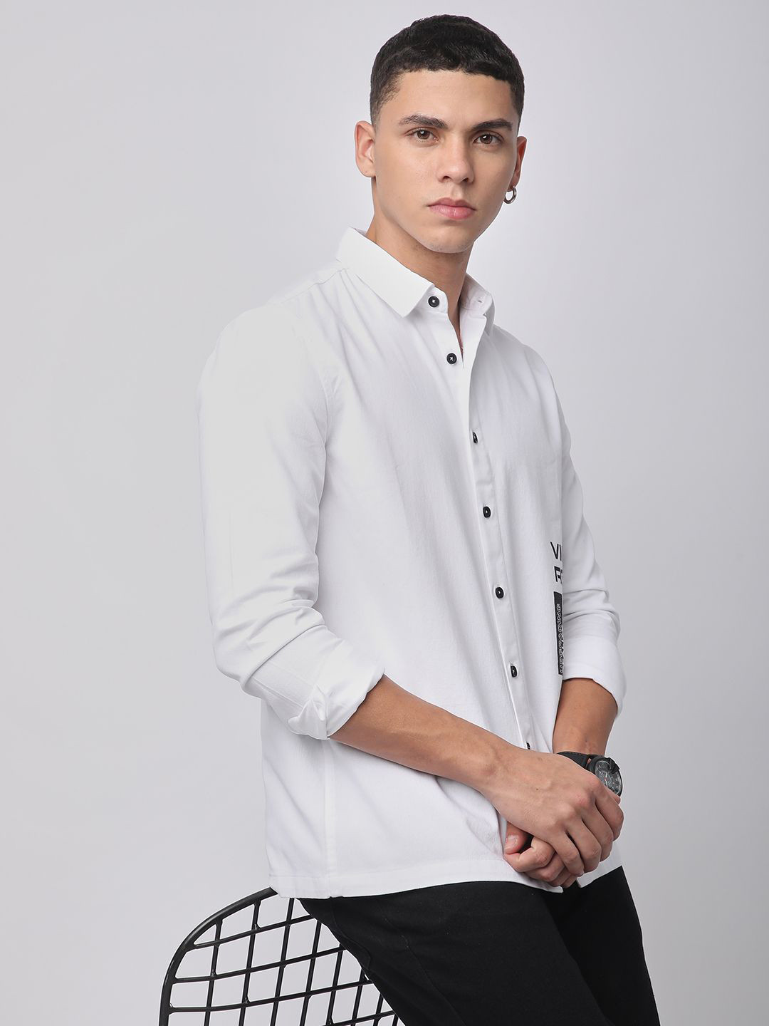 

R&B Men Cutaway Collar Textured Cotton Casual Shirt, White