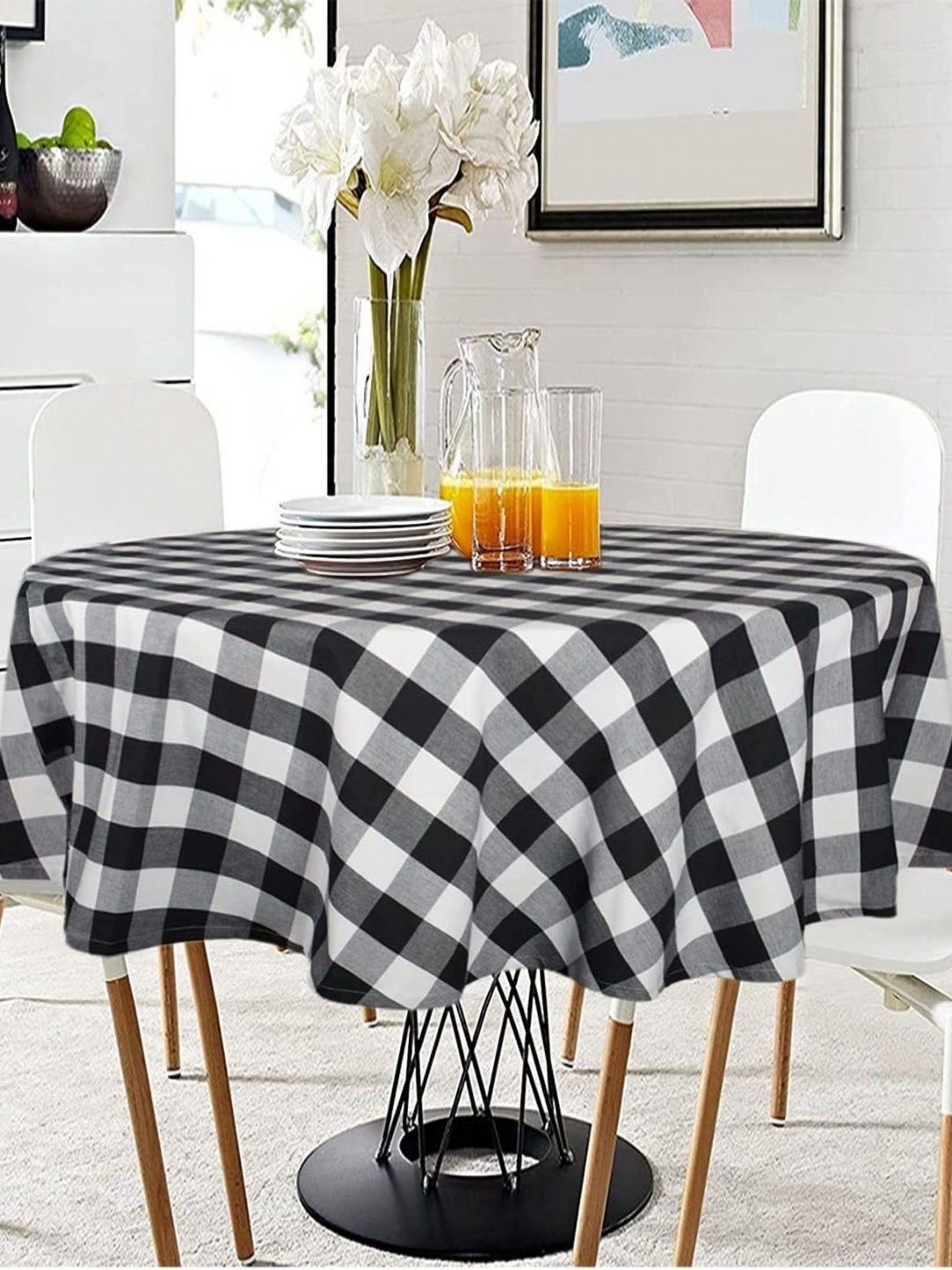 

Lushomes Black Cotton Round 4-Seater Table Cover