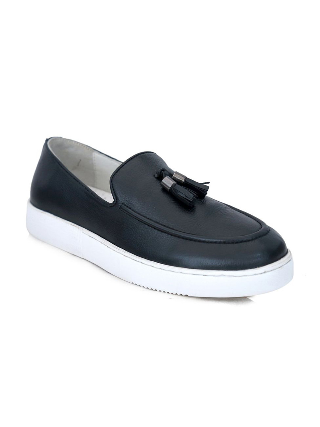 

mccoy Men Leather Loafers, Black