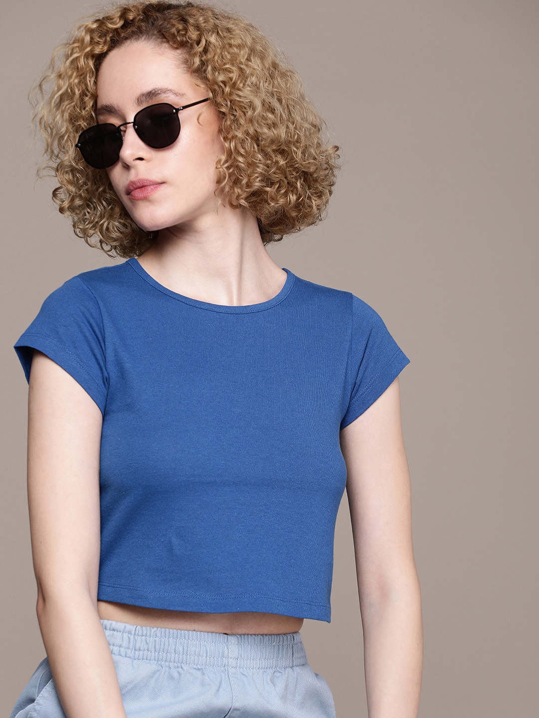 

The Roadster Life Co. Solid Crop T-shirt, Blue