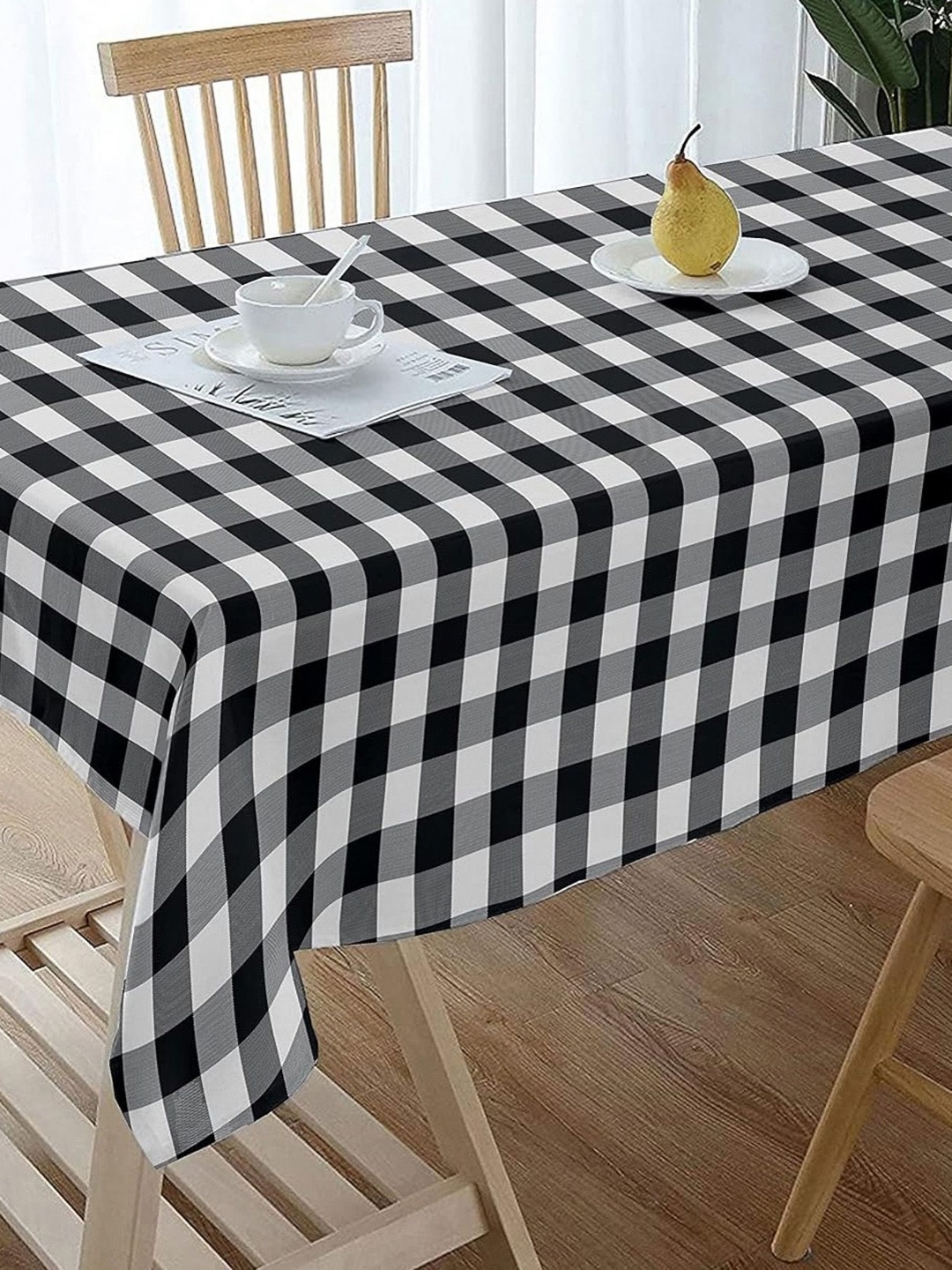 

Lushomes Black Cotton 4-Seater Table Cover