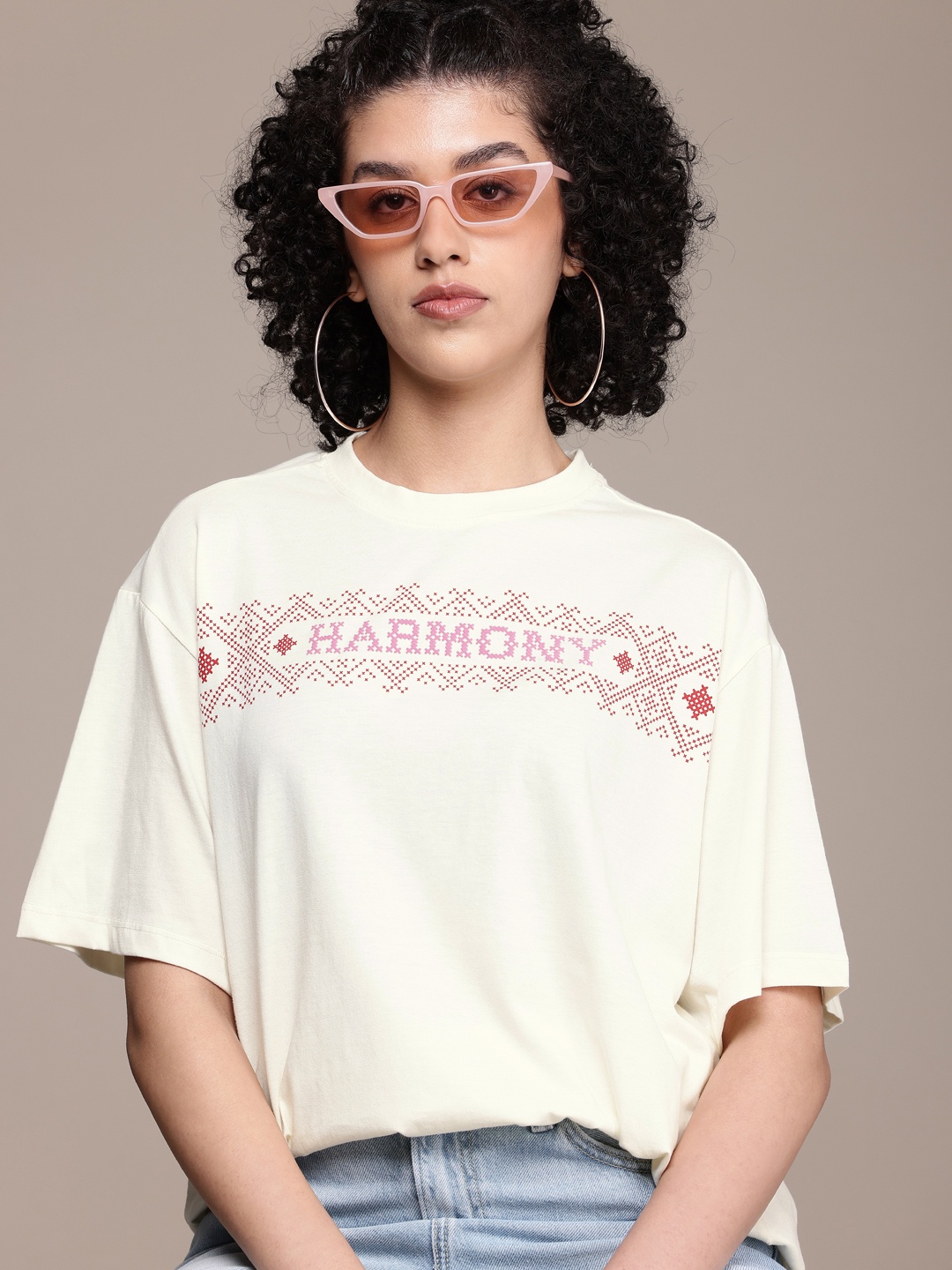 

The Roadster Life Co. Typography Printed Drop-Shoulder Sleeves Oversized T-shirt, Off white