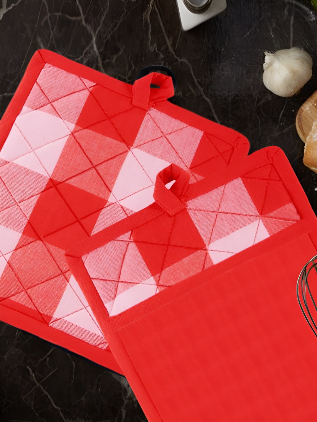 

Lushomes Red & White 2 Pieces Checked Cotton Pot Holders