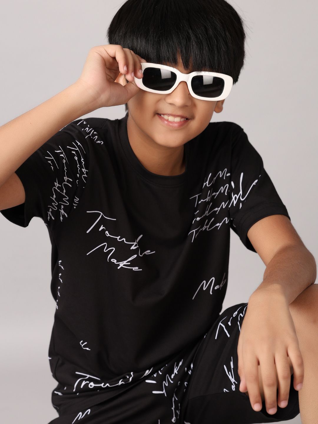 

V-Mart Boys Printed Pure Cotton T-shirt with Shorts, Black