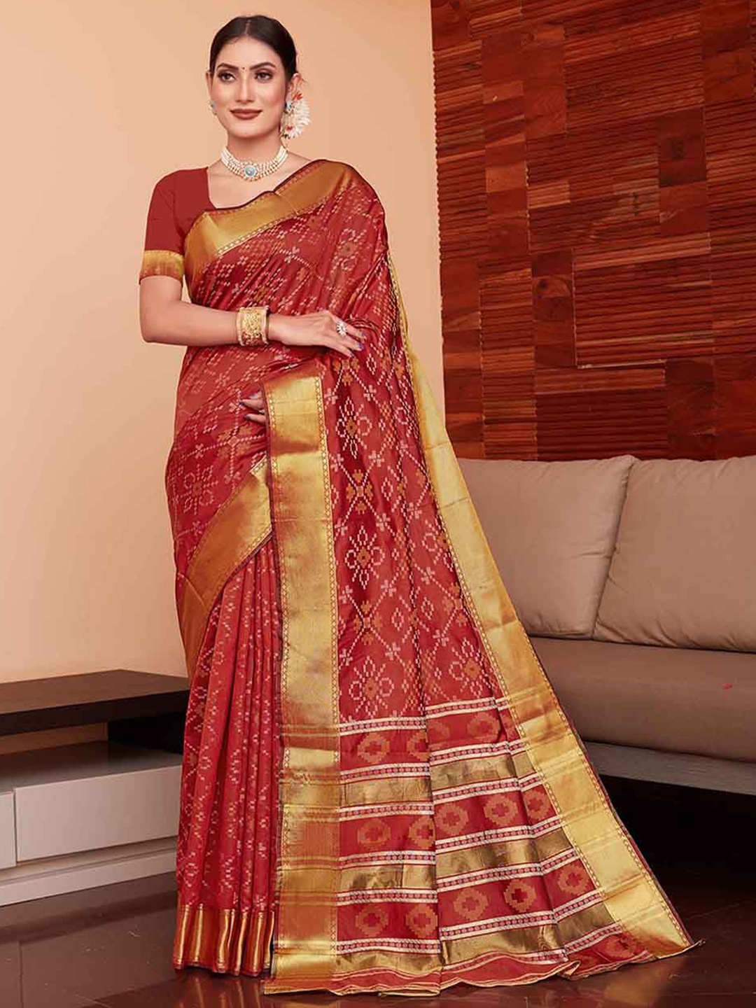 

JUST FASHION Bandhani Zari Art Silk Bandhani Saree, Red