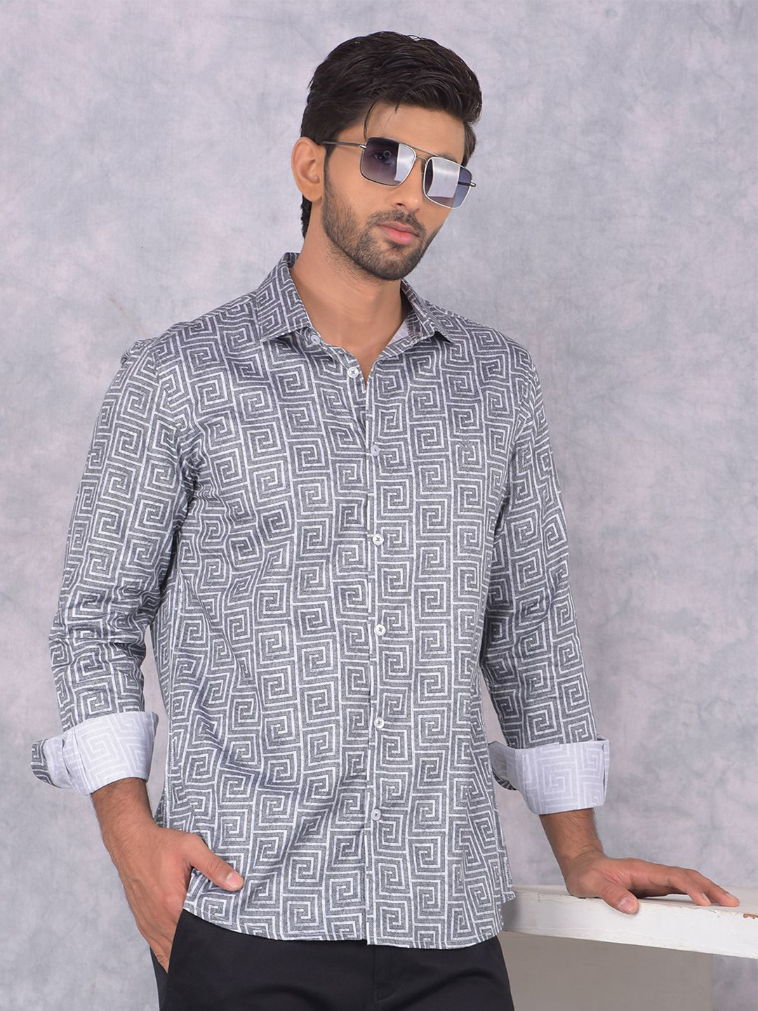 

Crimsoune Club Men Smart Spread Collar Abstract Printed Cotton Slim Fit Casual Shirt, Blue