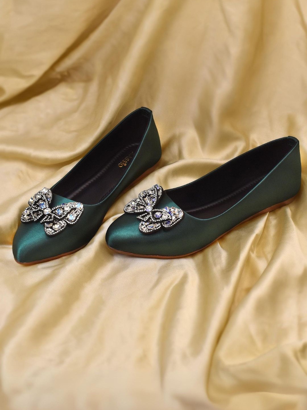 

YASSIO Women Embellished Ballerinas Flats, Green