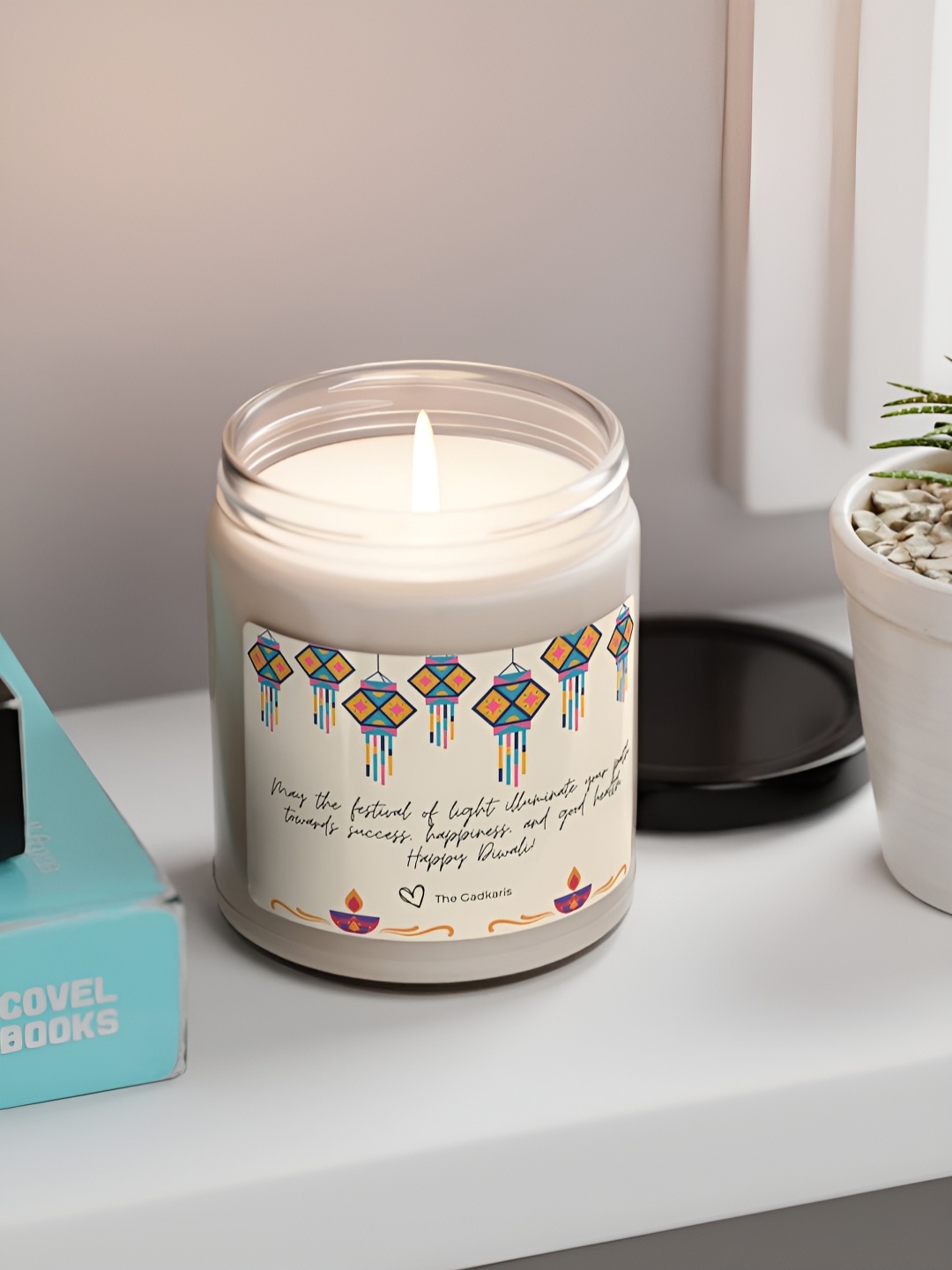 

Aromatic Fables White 1 pieces Jar Candle