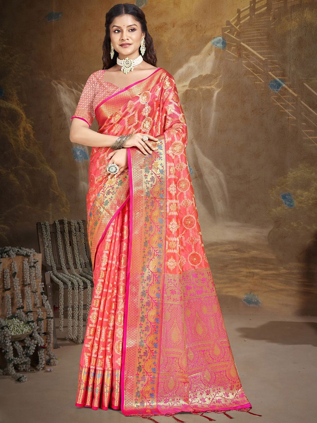 

Ishin Woven Design Zari Silk Blend Saree, Pink