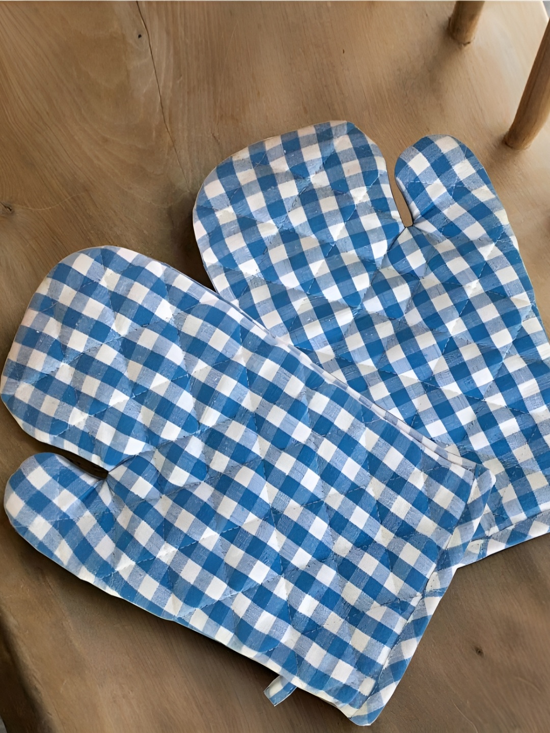 

Lushomes Teal & White 2 Pieces Checked Pure Cotton Oven Gloves