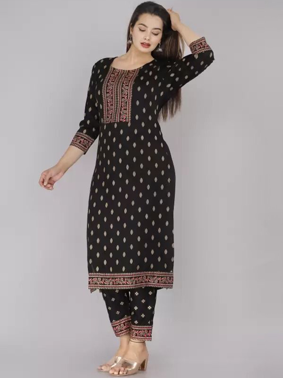 

ANNU PARIDHAN Geometric Printed Regular Thread Work Straight Kurta with Trousers, Black