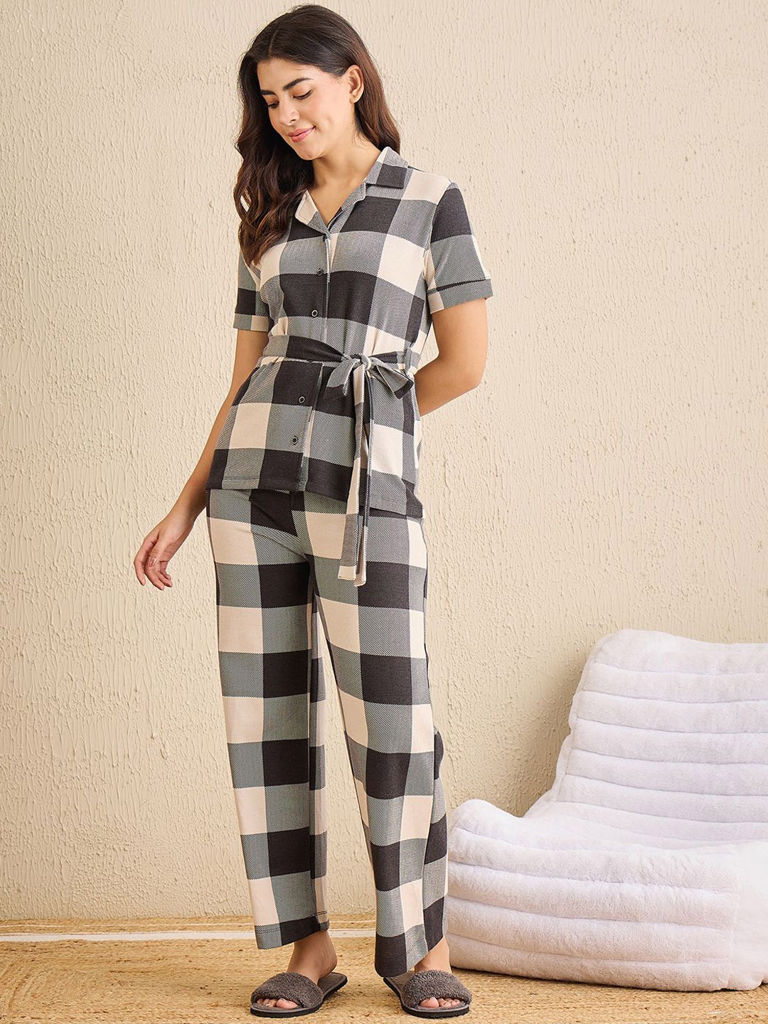 

Avanday Women Checked Night suit, Black