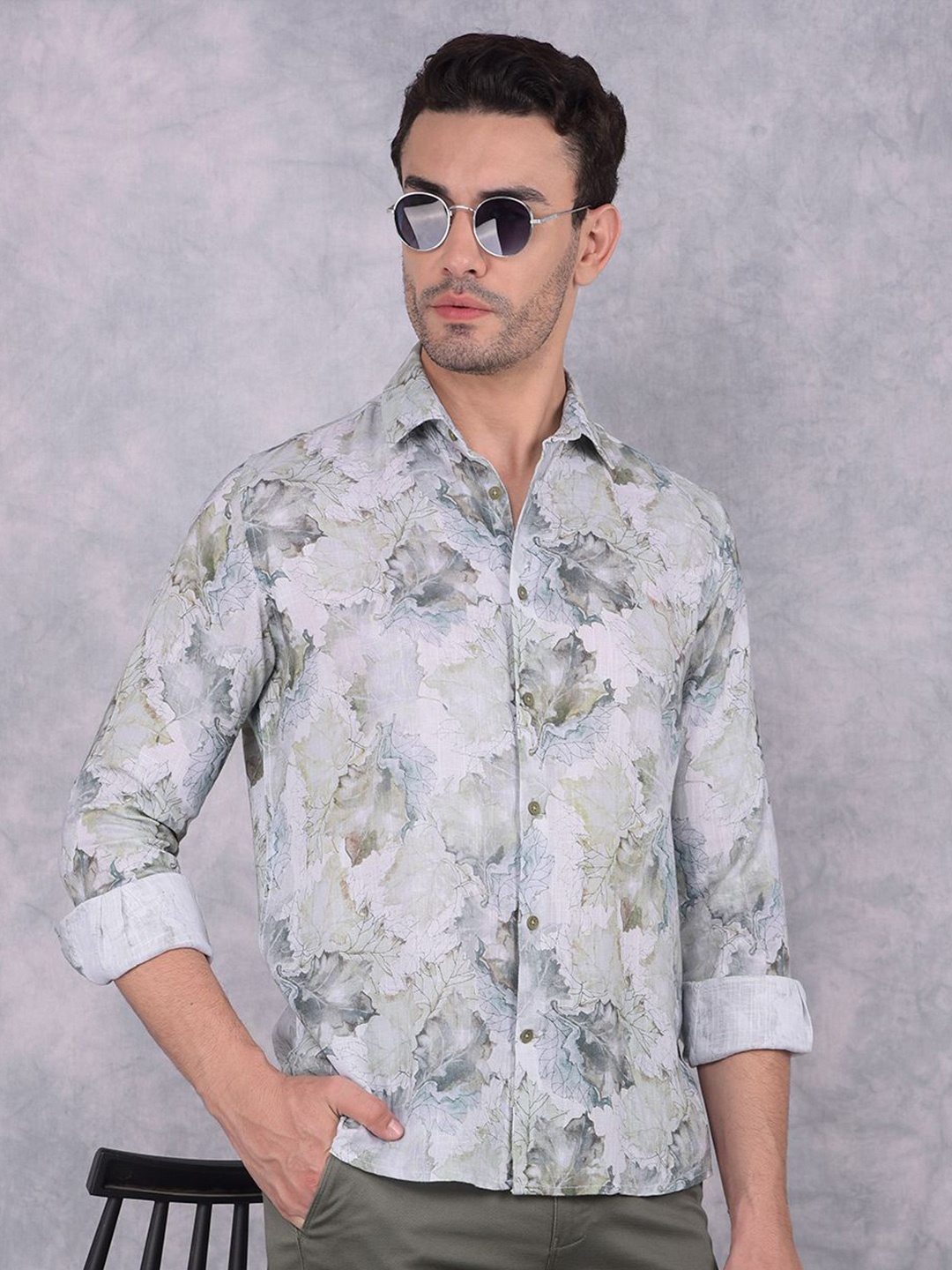 

Crimsoune Club Men Smart Spread Collar Floral Printed Cotton Slim Fit Casual Shirt, Cream