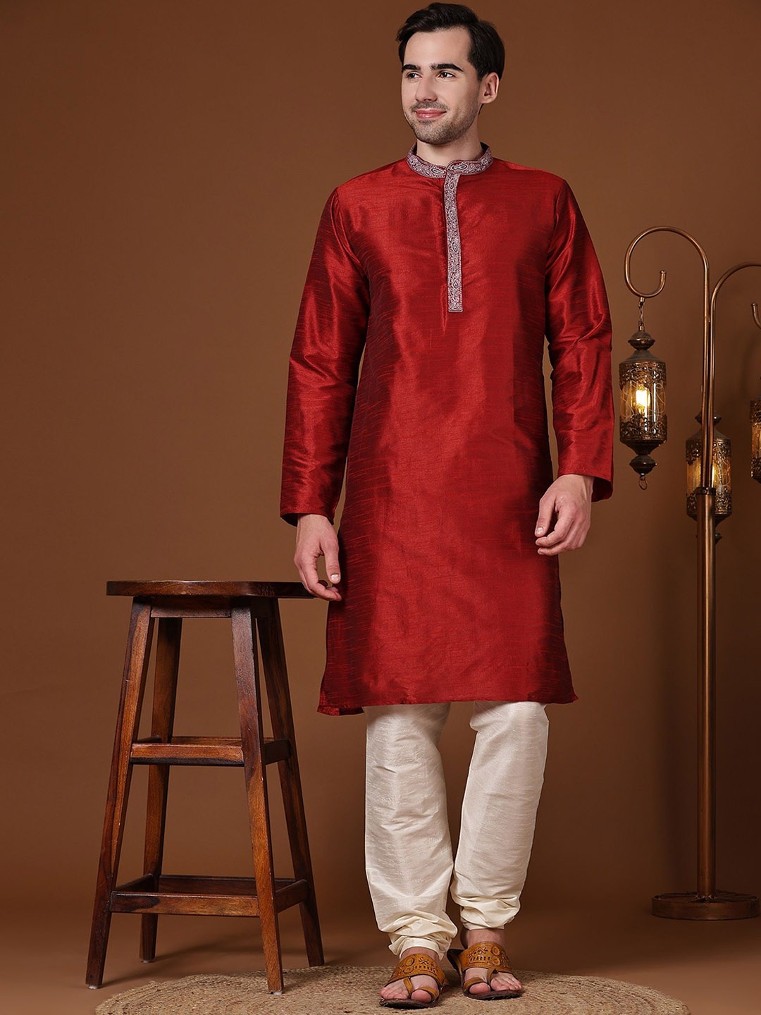 

SKAVIJ Mandarin Collar Long Sleeves Thread Work Straight Kurta with Churidar, Red