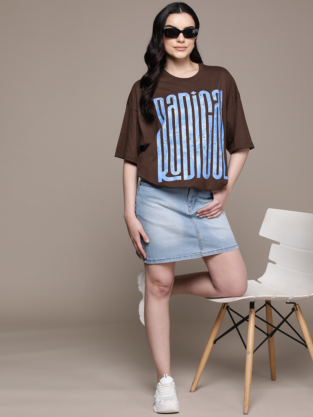 

The Roadster Lifestyle Co. Printed Drop-Shoulder Sleeves Oversized Longline T-shirt, Brown
