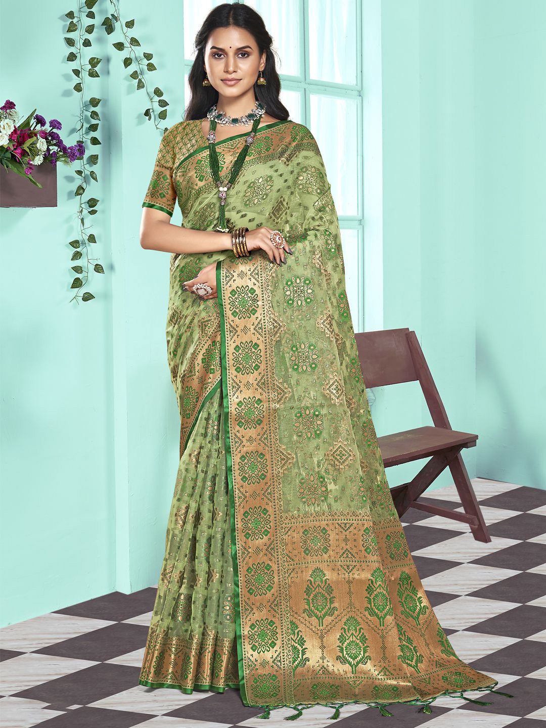 

Ishin Floral Zari Organza Saree, Green