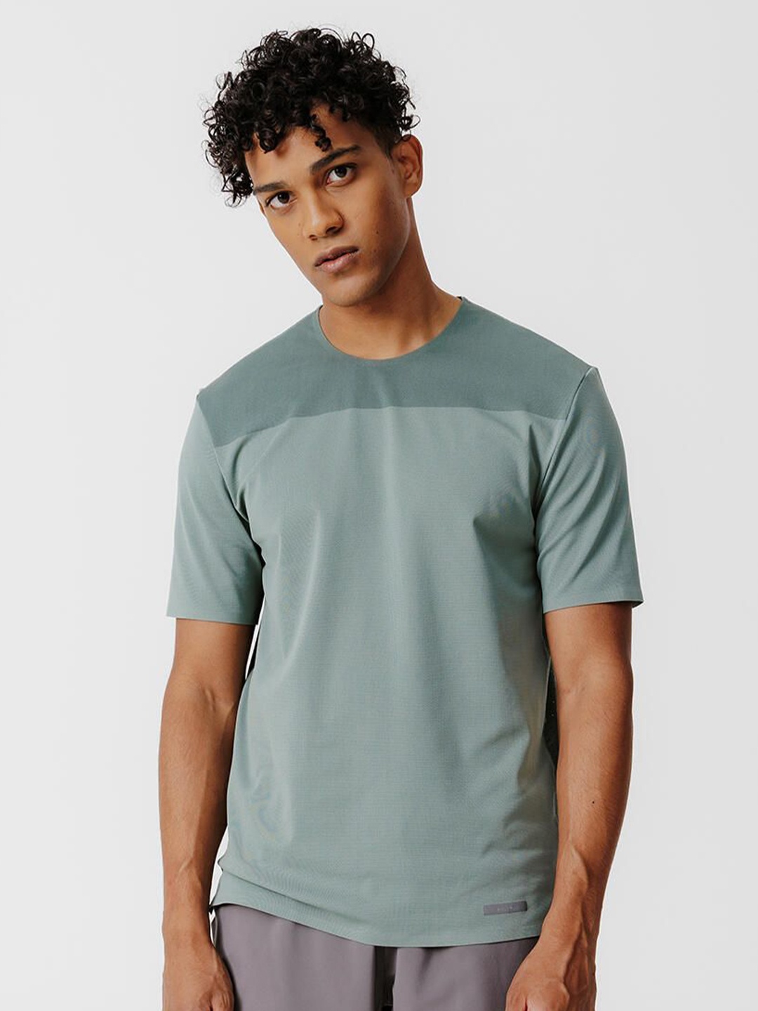 

Kalenji By Decathlon Men Colourblocked Round Neck T-shirt, Green