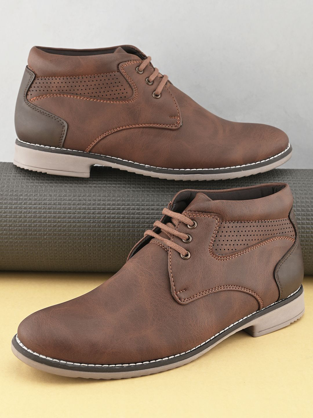

The Roadster Lifestyle Co Men Casual Lace Up Boots, Tan