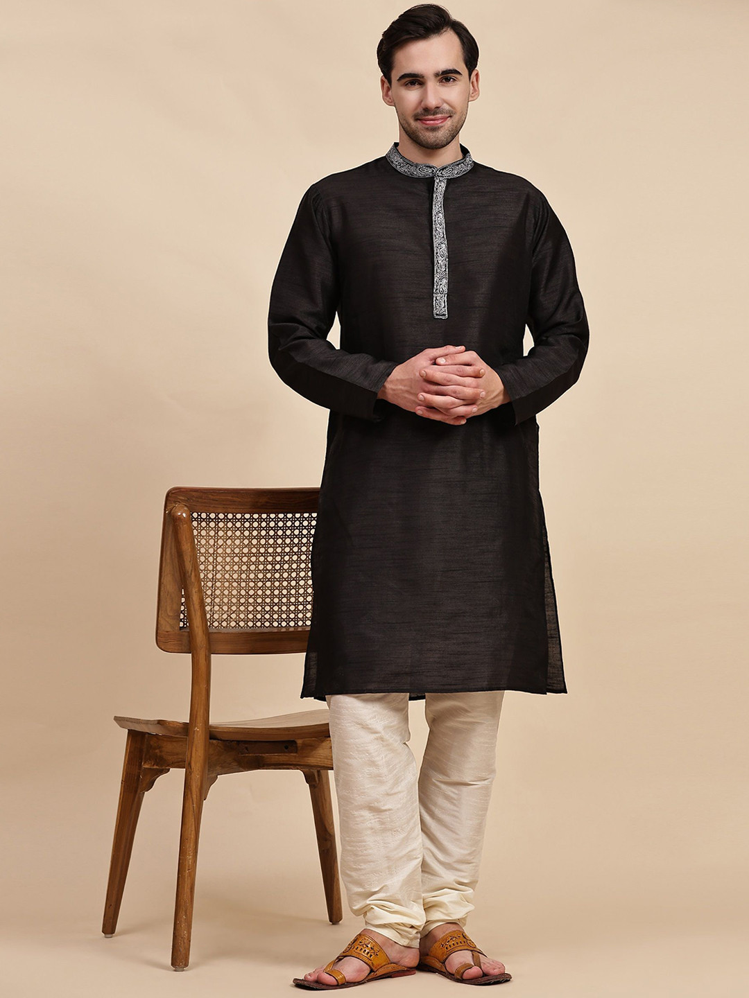 

SKAVIJ Mandarin Collar Long Sleeves Thread Work Straight Kurta with Churidar, Black