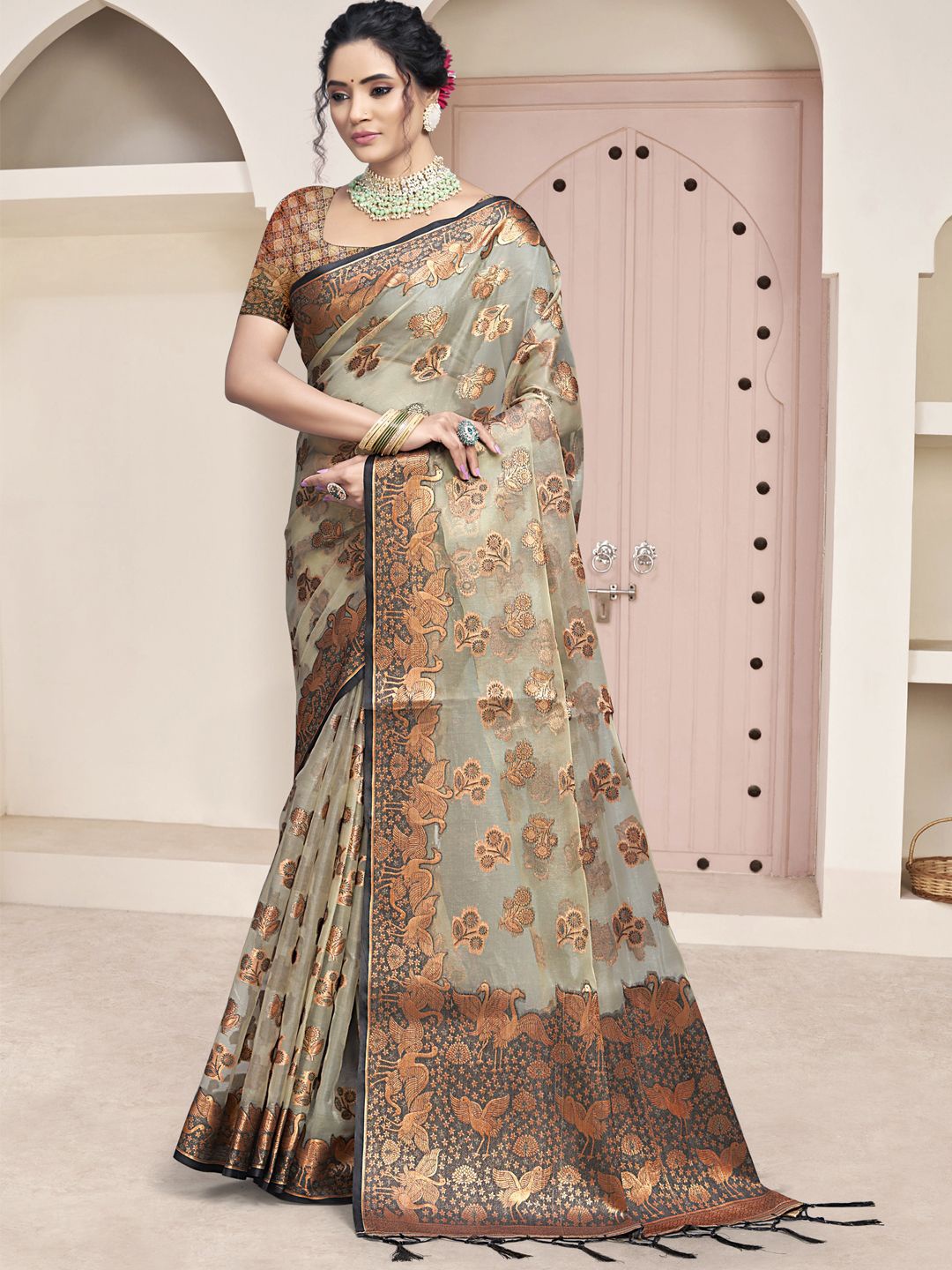 

Ishin Woven Design Zari Organza Saree, Grey