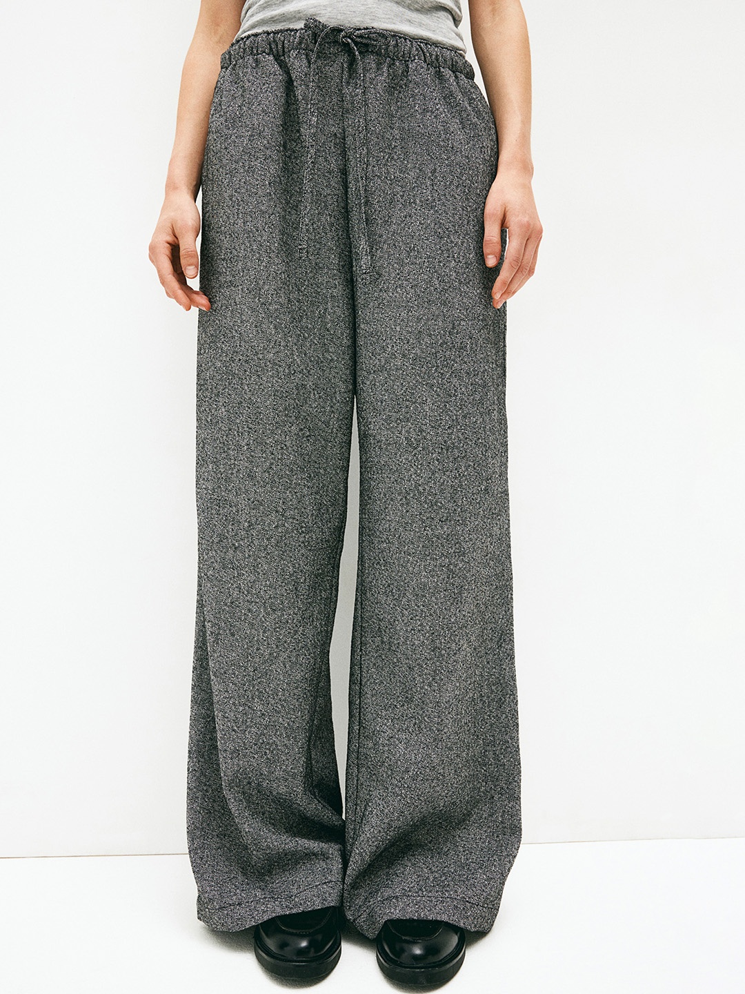 

H&M Mid Rise Loose Fit Drawstring Trousers, Grey