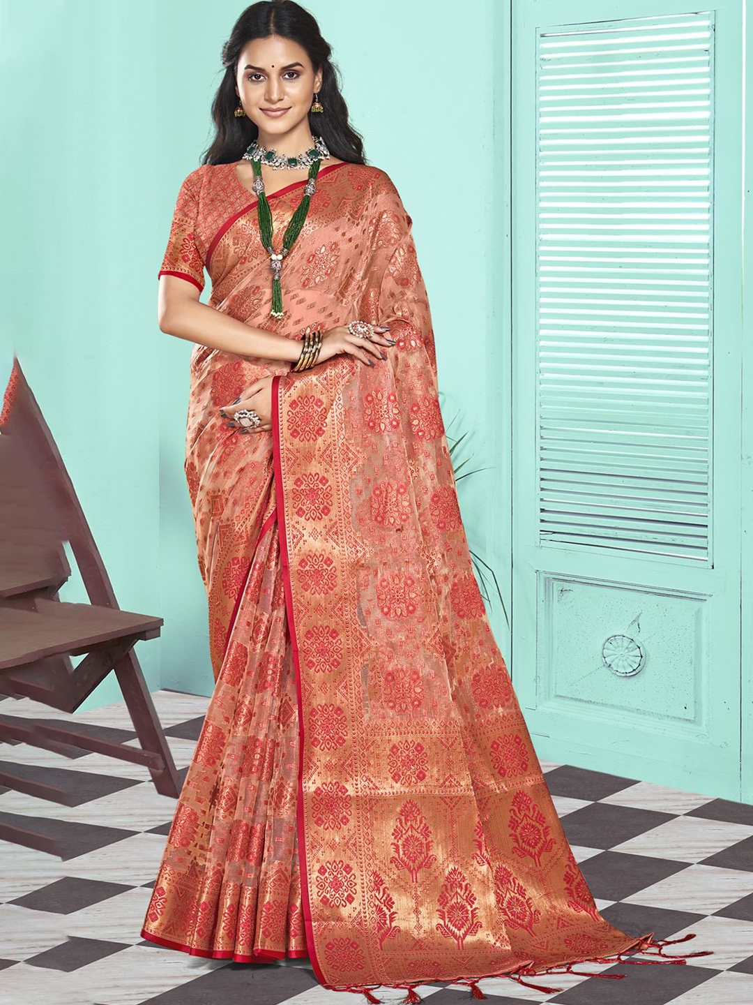 

Ishin Woven Design Zari Organza Saree, Peach