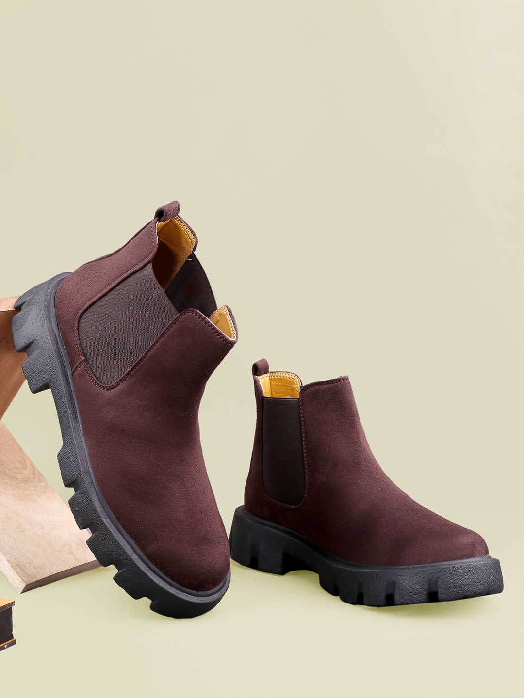 

Bxxy Men Suede Slip-on Chelsea Boots, Brown