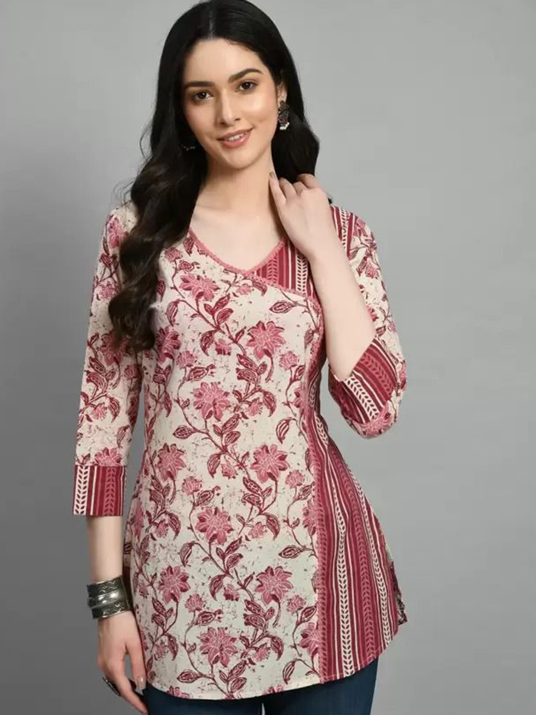 

ANNU PARIDHAN Women V-Neck Floral Printed Top, Maroon