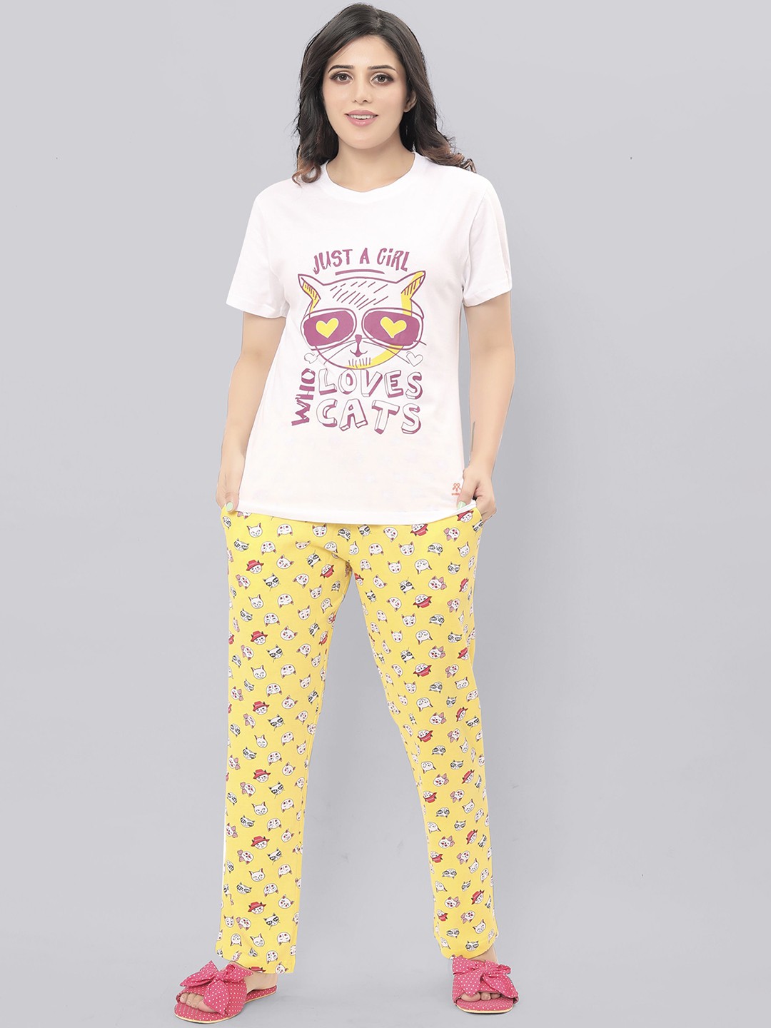 

evolove Women Pure Cotton Printed Night suit, White