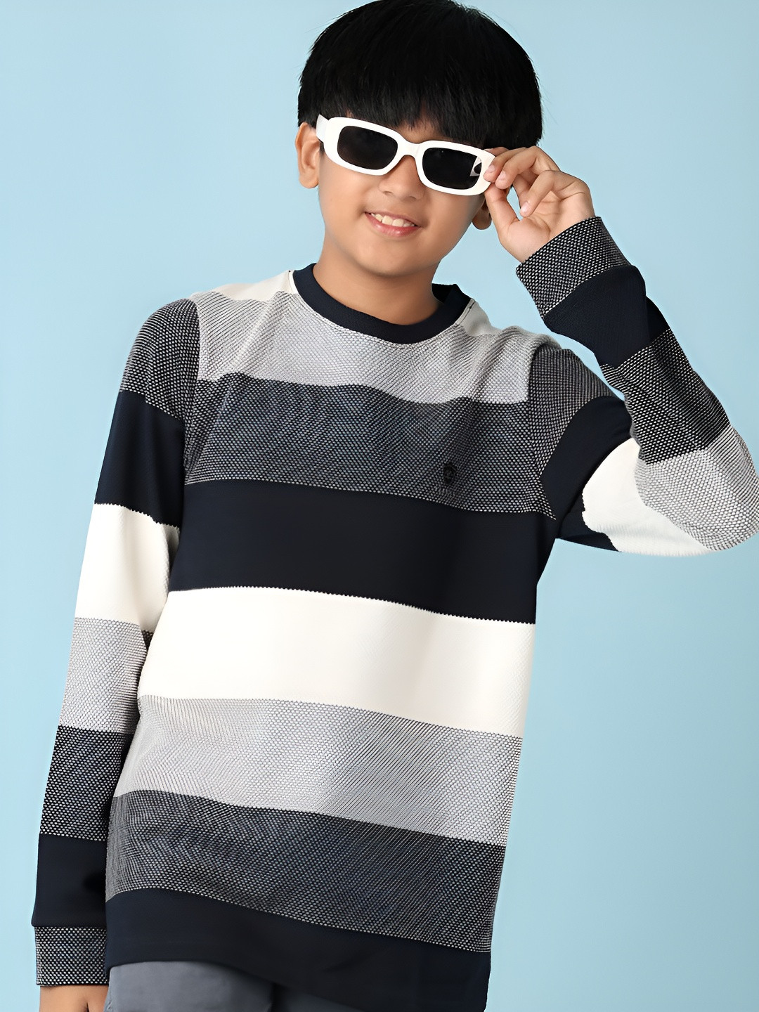 

V-Mart Boys Striped Round Neck T-shirt, Black