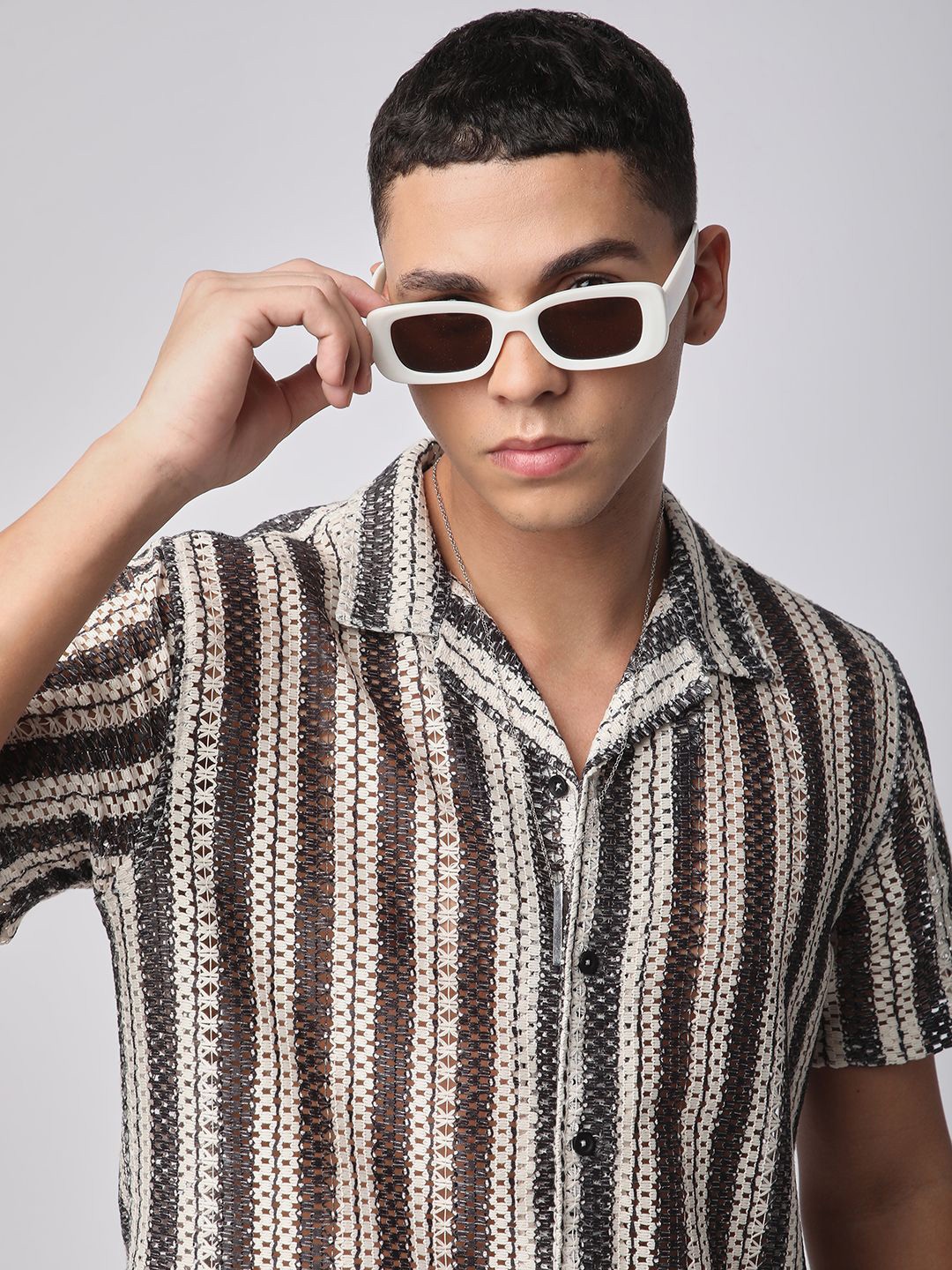 

R&B Men Cuban Collar Vertical Striped Relaxed Fit Casual Shirt, Black