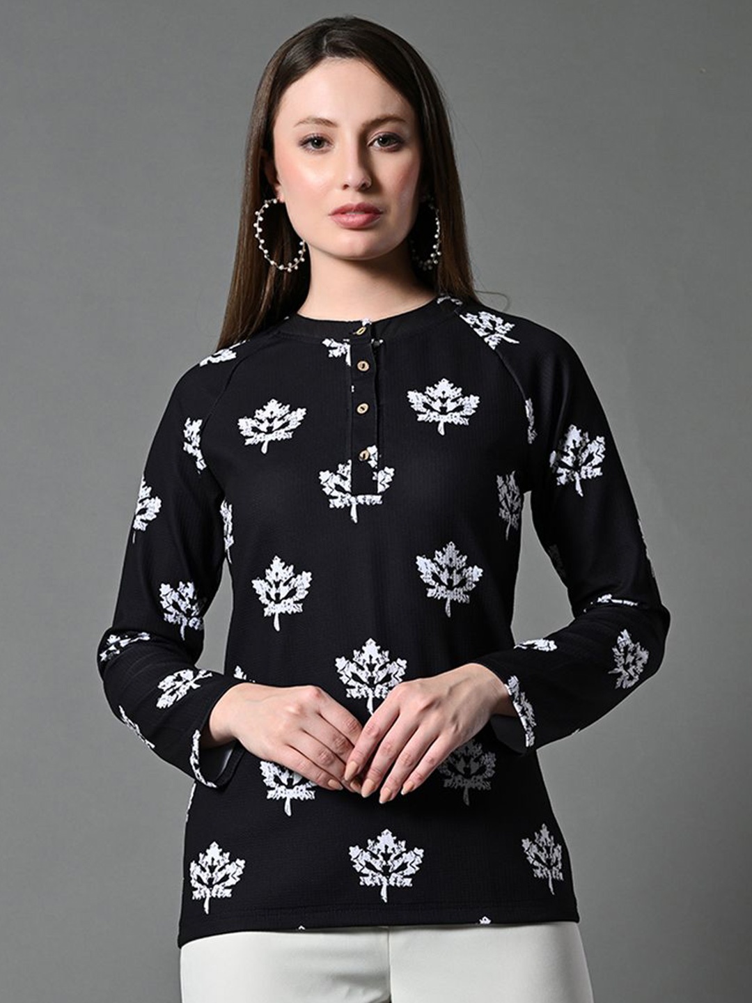 

The Roadster Lifestyle Co Embellished Raglan Sleeve Top, Black