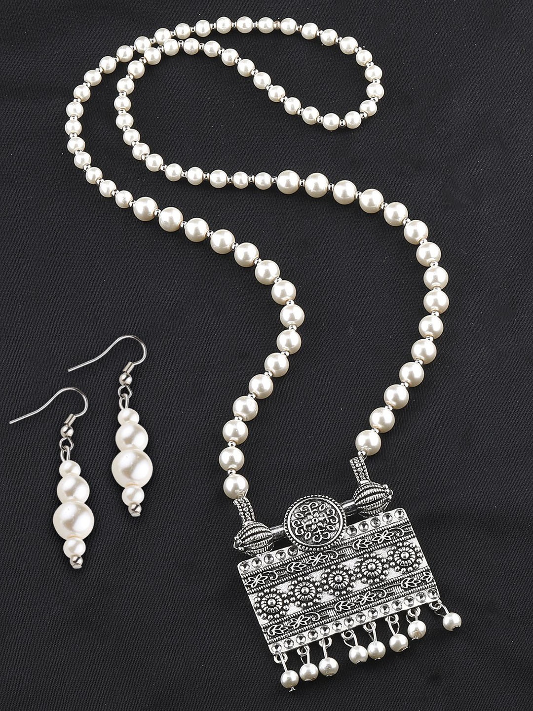 

Silver Shine Silver Plated Pearls Beaded Jewellery set