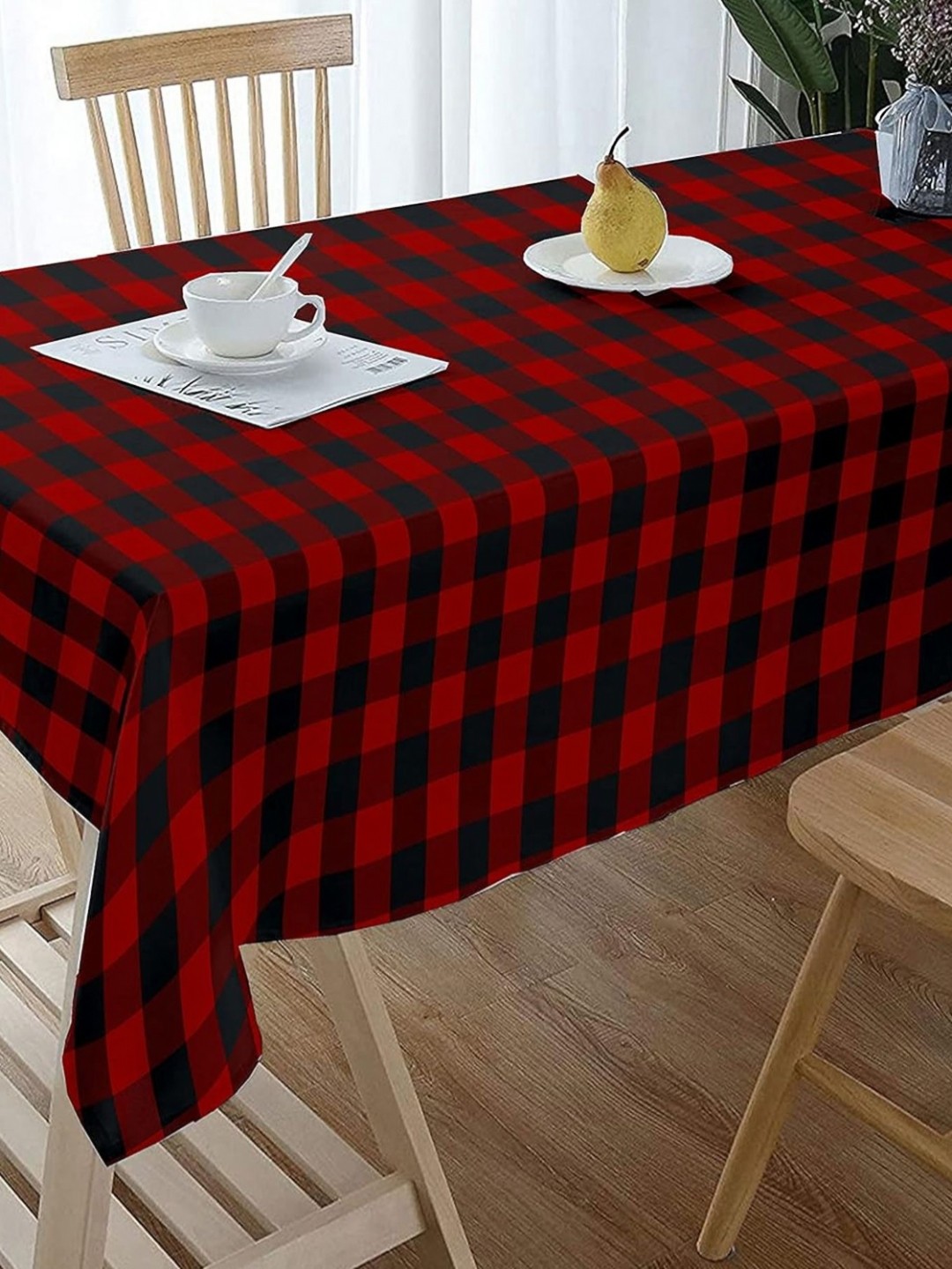 

Lushomes Red Cotton 4-Seater Table Cover