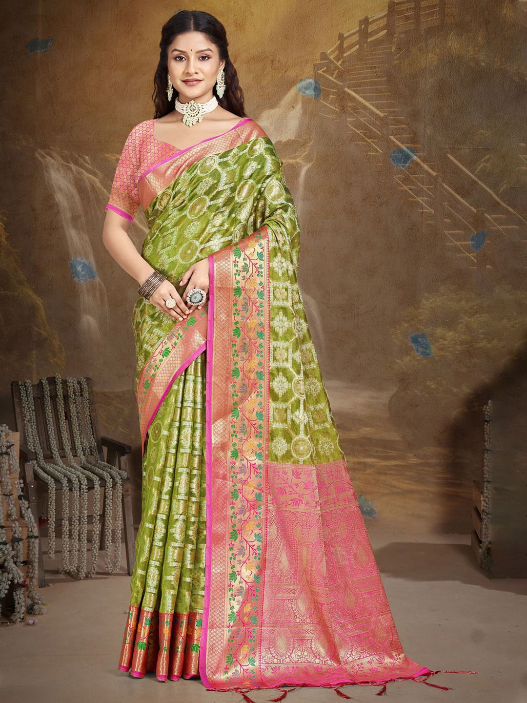 

Ishin Woven Design Zari Silk Blend Saree, Olive