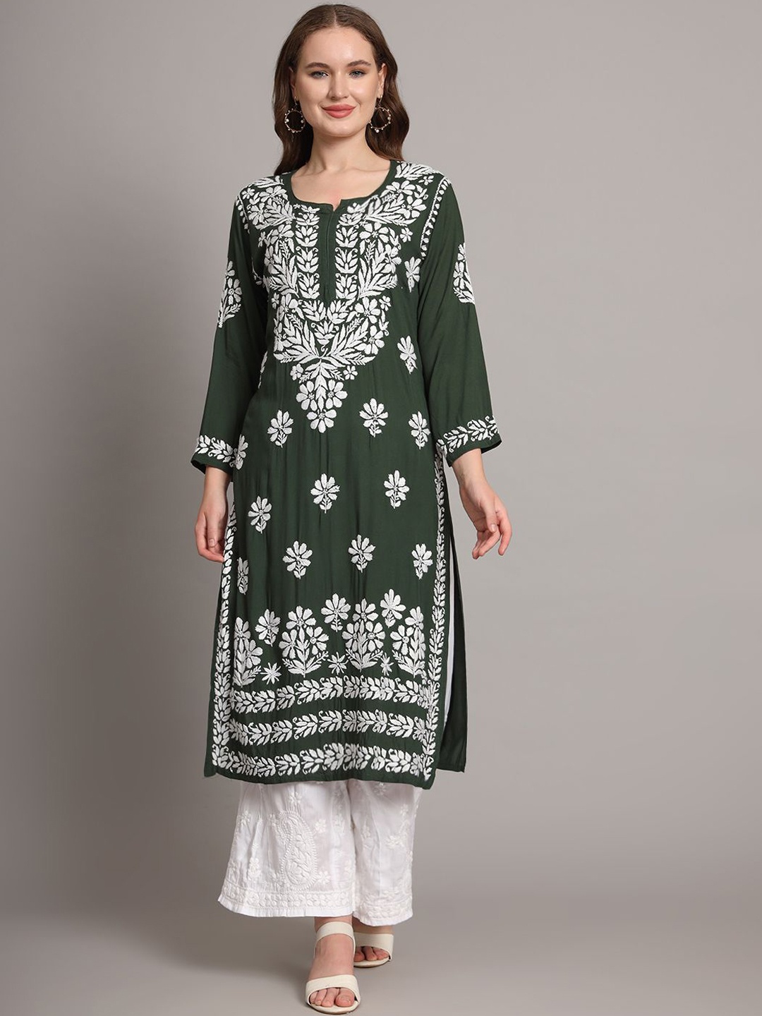 

The Chikan Label Floral Embroidered Chikankari Straight Kurta, Green