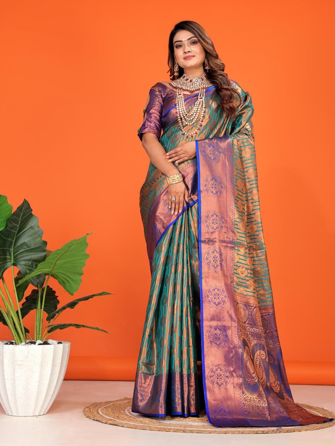 

JAY FASHION Woven Design Zari Silk Blend Kanjeevaram Saree, Purple