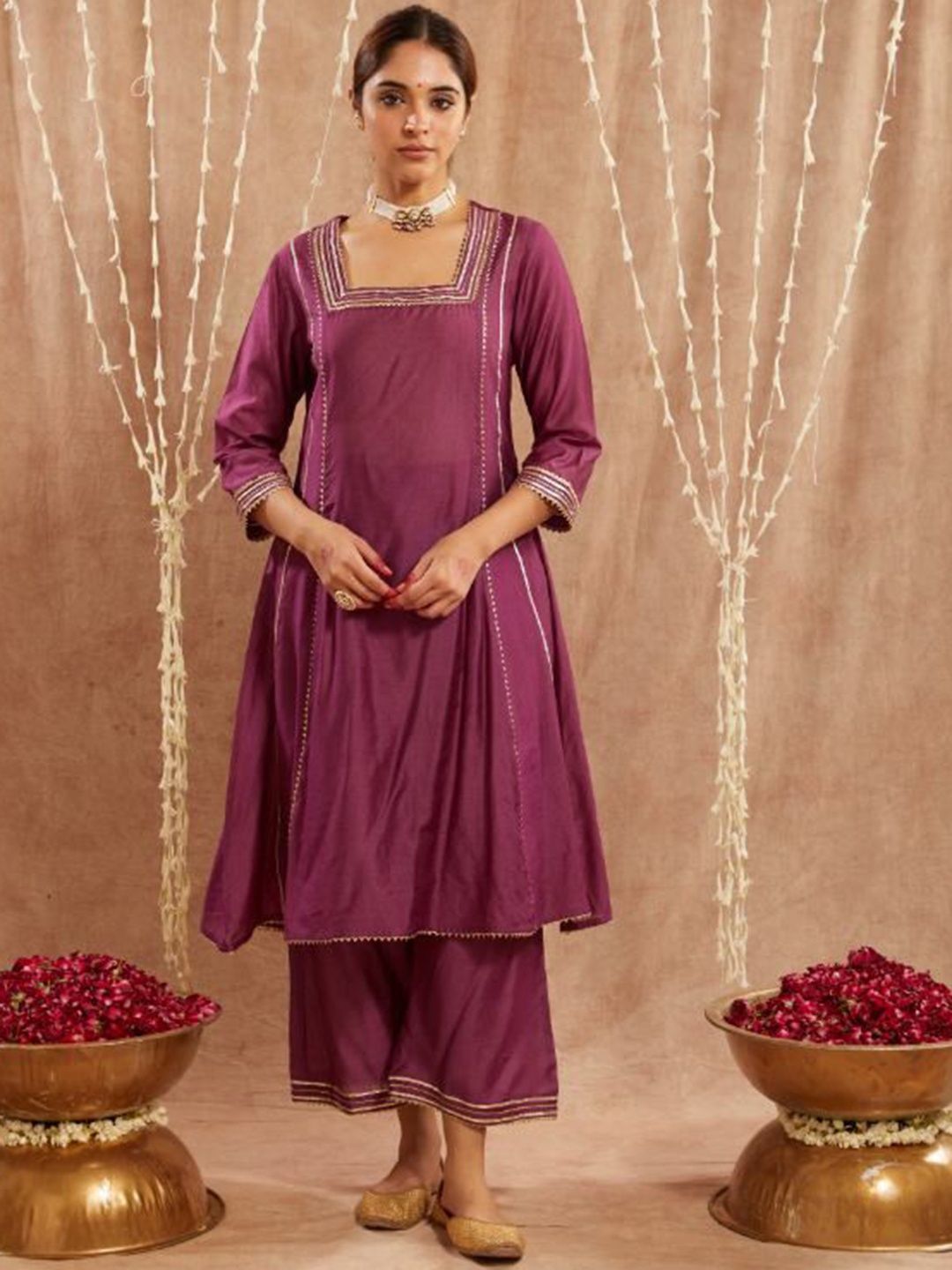 

NERO Square Neck Chanderi Silk A Line Kurta, Purple