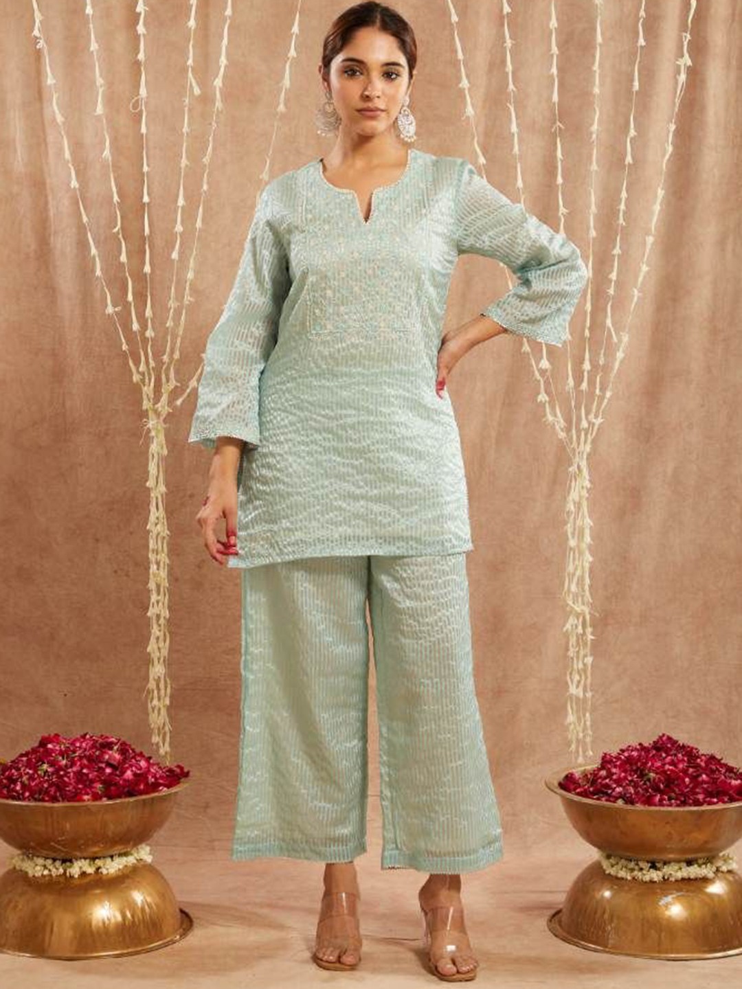 

NERO Striped Embroidered Gotta Patti Straight Kurta, Blue