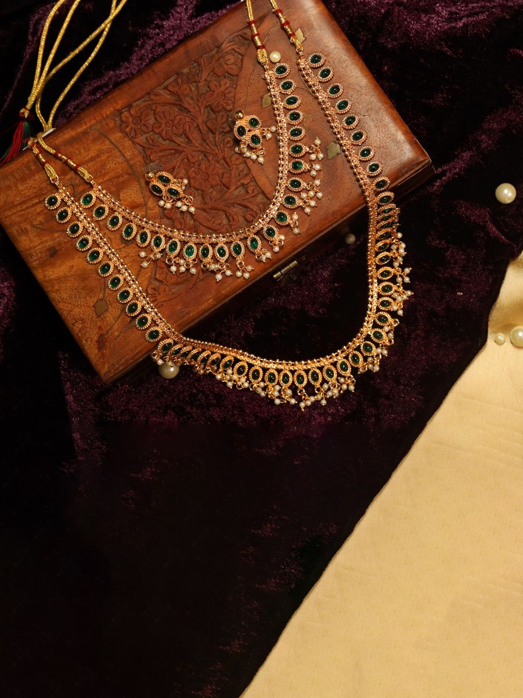 

ABDUR RAHEEM JEWELLERS Gold Plated & Stone Studded Jewellery Set