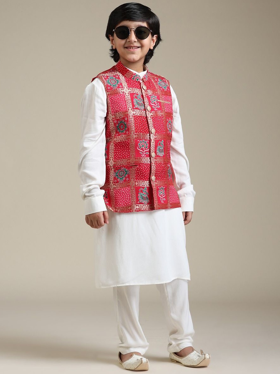 

Manyavar Boys Mandarin Collar Straight Kurta With Pyjamas & Jacket, Red