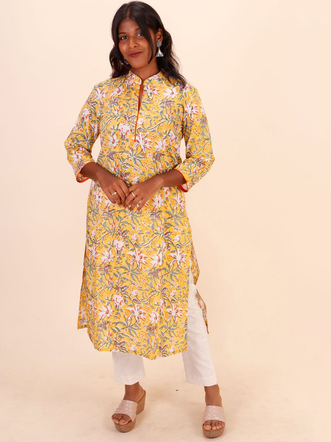 

Avishya Floral Printed Mandarin Collar Cotton Straight Kurta, Yellow