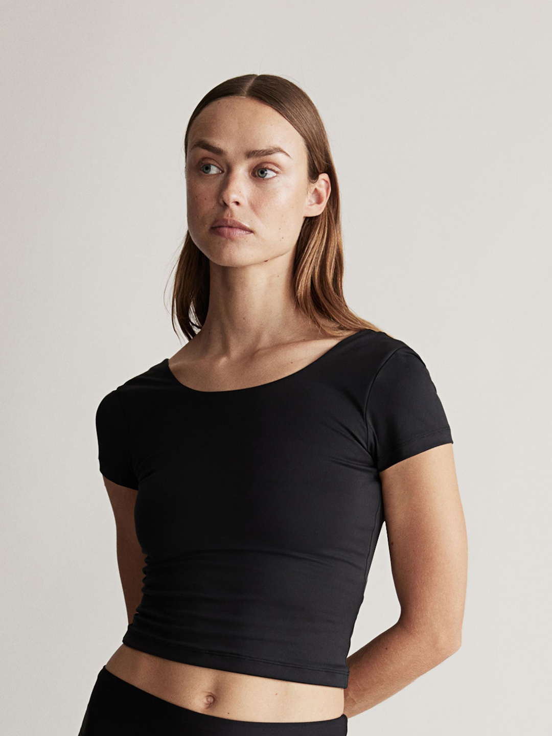 

H&M Sports Top in SoftMove, Black