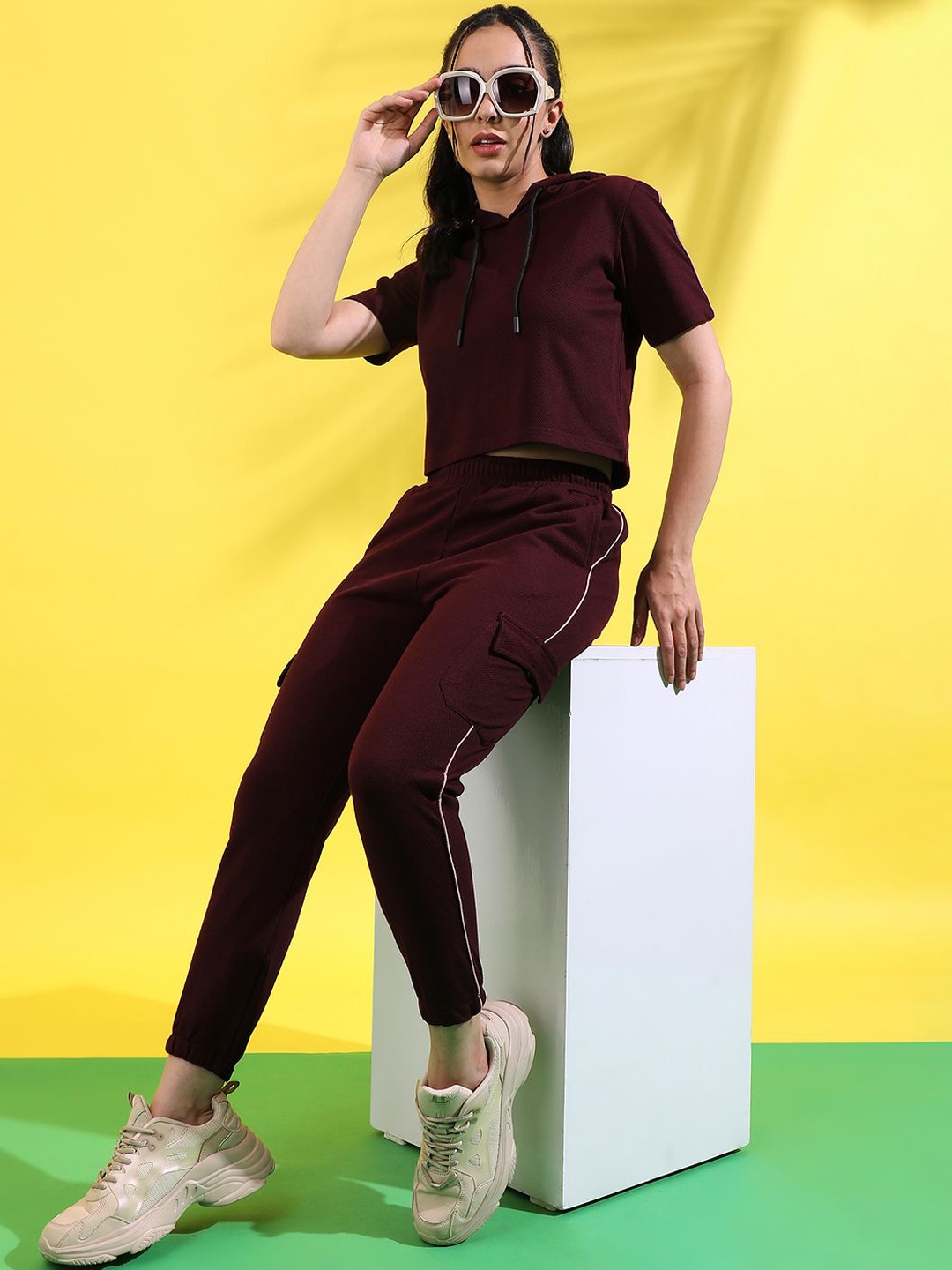 

PINACOLADA Hooded Short Sleeves T-Shirt With Trouser, Maroon