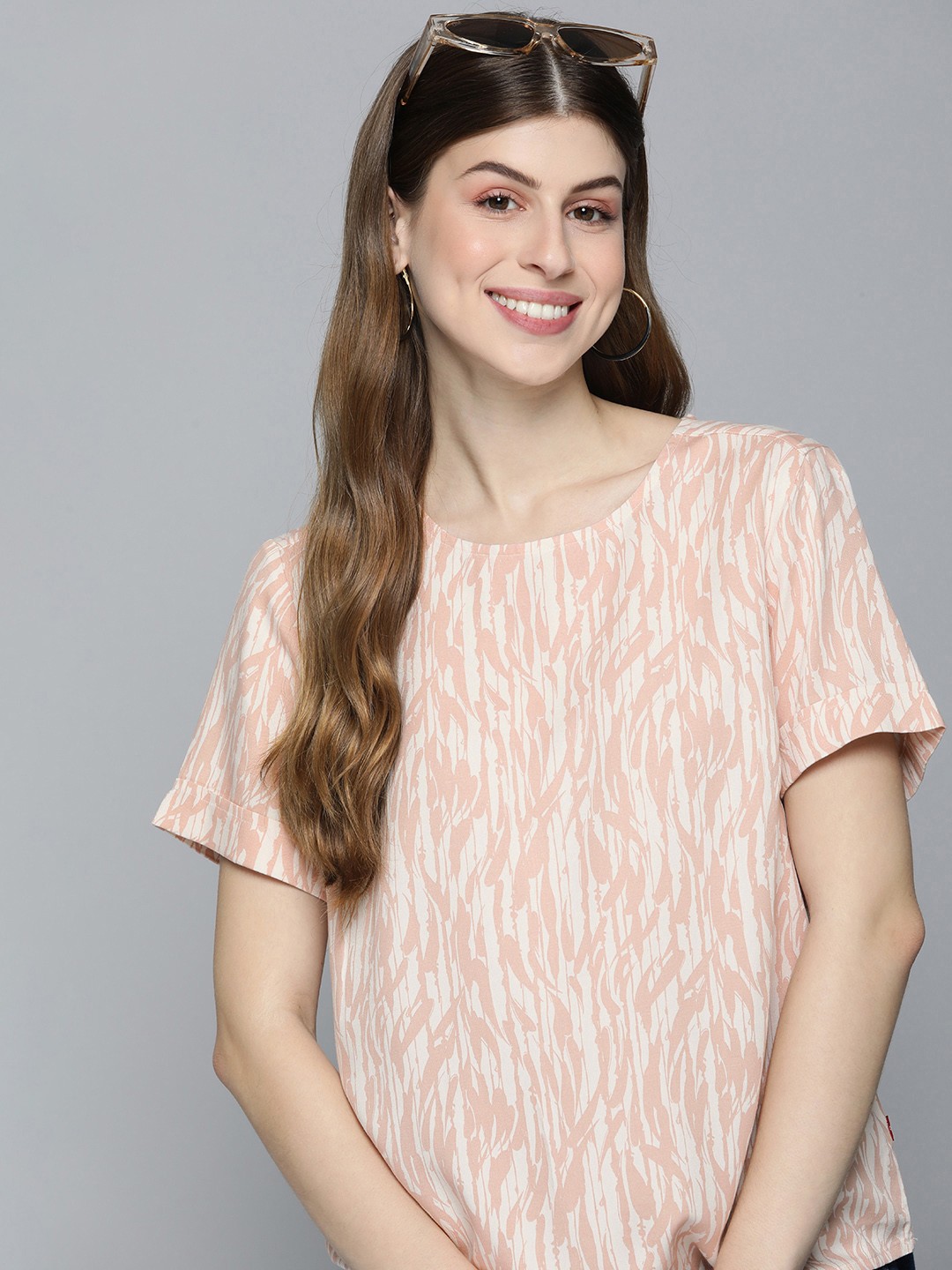 

Levis Abstract Printed Extended Sleeves Casual T-shirt, Peach