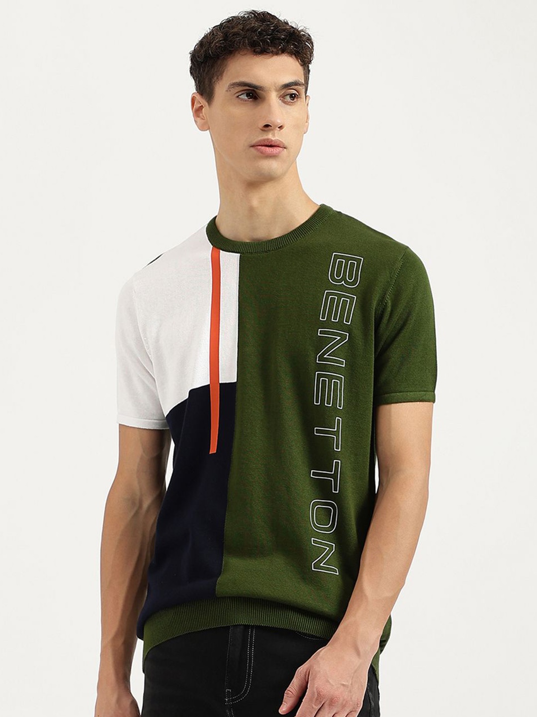 

United Colors of Benetton Men Colourblocked Round Neck Pure Cotton T-shirt, Olive