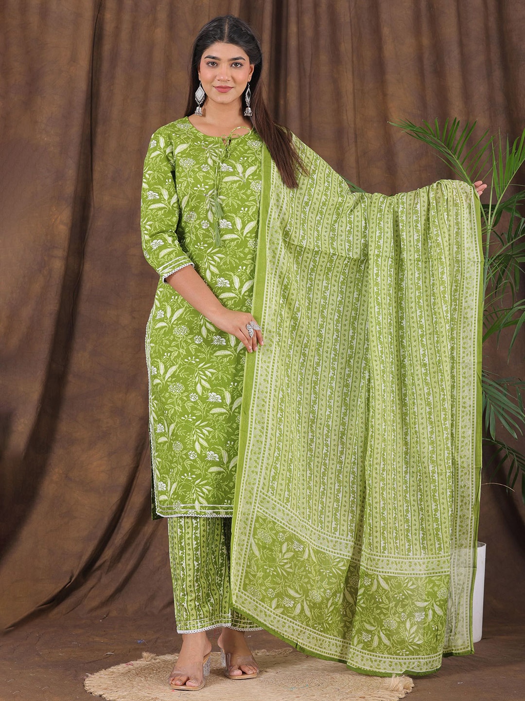 

PARTHVI Floral Printed Tie-Up Neck Straight Kurta with Trousers & Dupatta, Green
