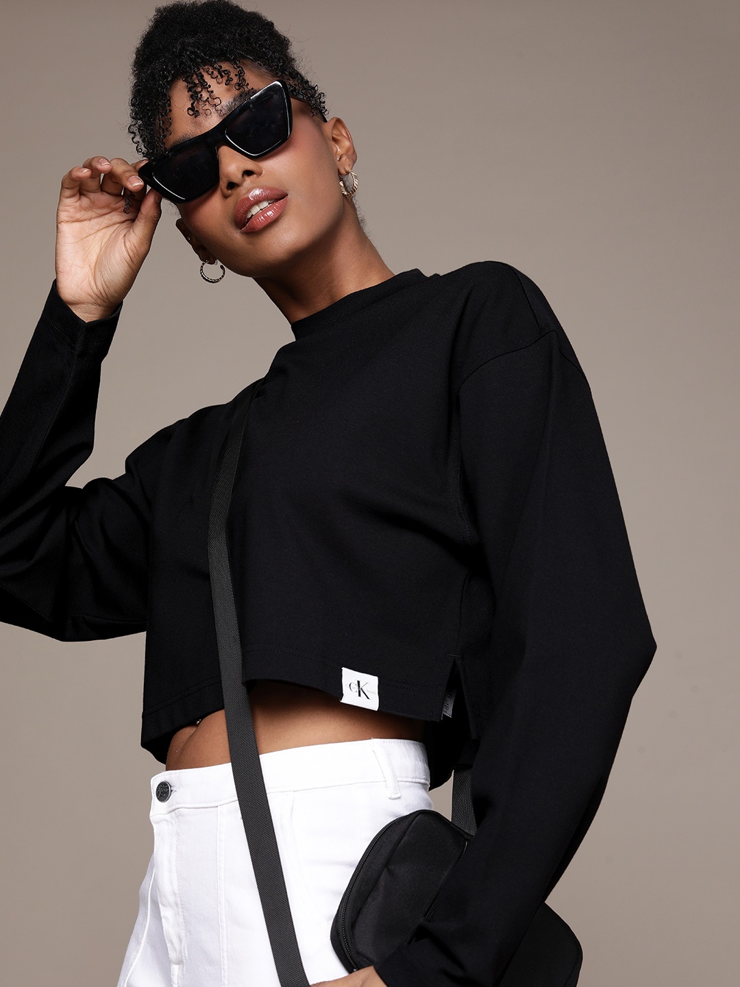 

Calvin Klein Jeans Round Neck Long Sleeves Cropped T-shirt, Black