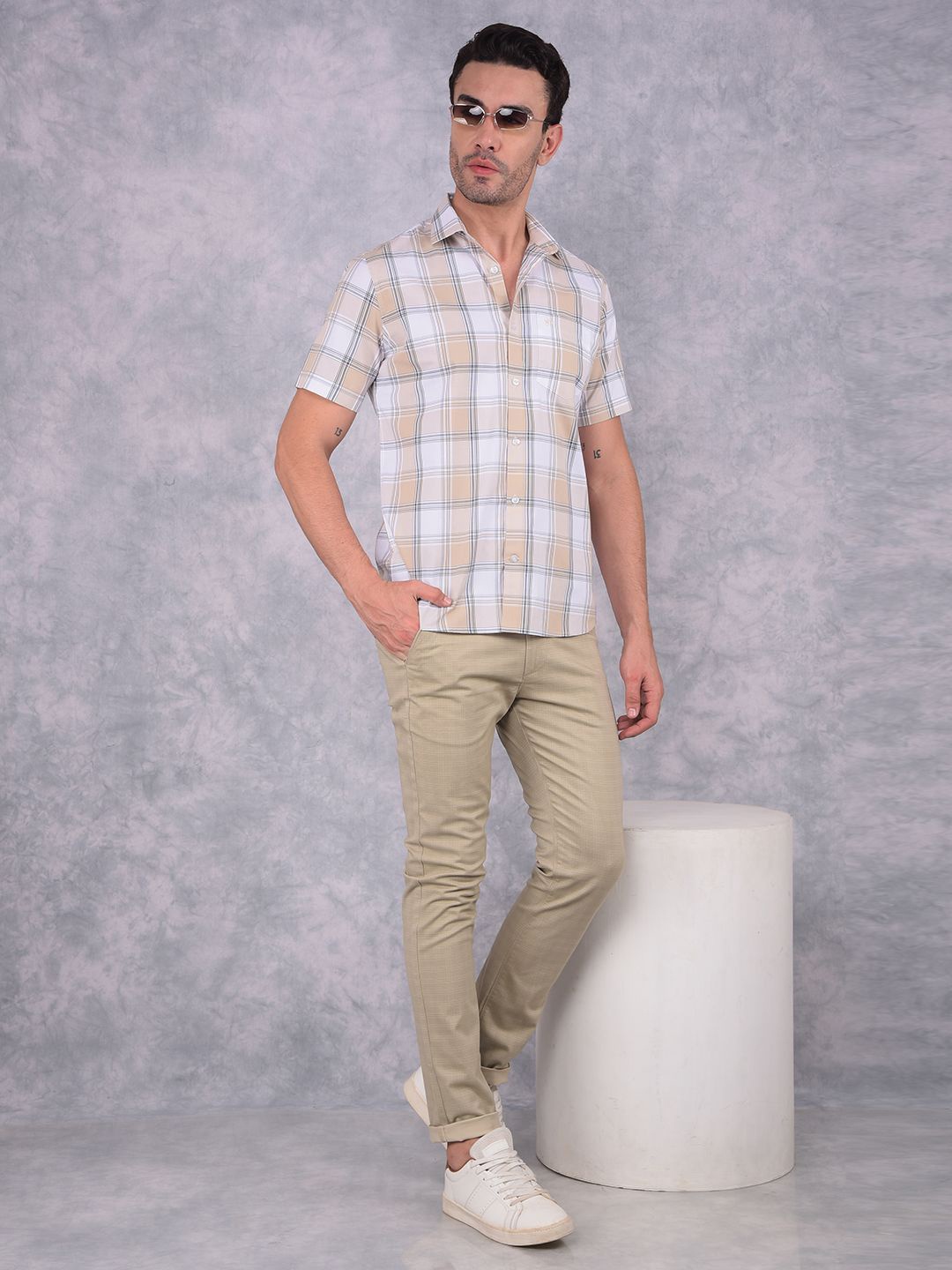 

Crimsoune Club Men Smart Spread Collar Tartan Checked Cotton Slim Fit Casual Shirt, Beige