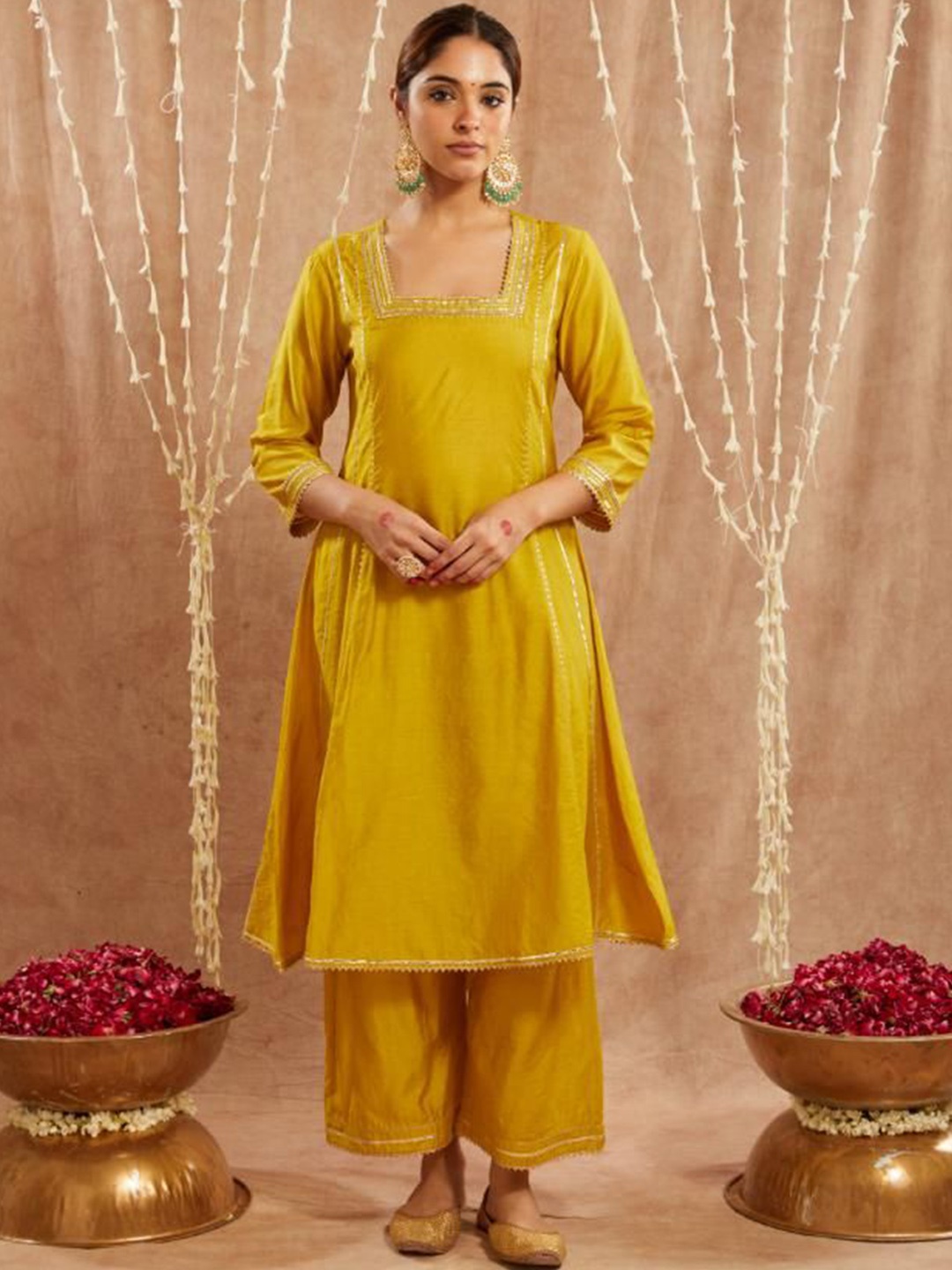 

NERO Square Neck Gotta Patti Chanderi Silk A Line Kurta, Mustard